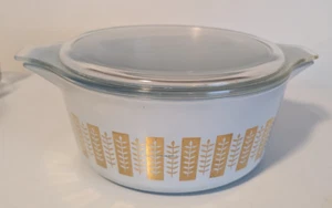 Pyrex Promotional 1961 CASSEROLE Gourmet Gold Delphite Blue 2 1/2 qt Round 475-B - Picture 1 of 17