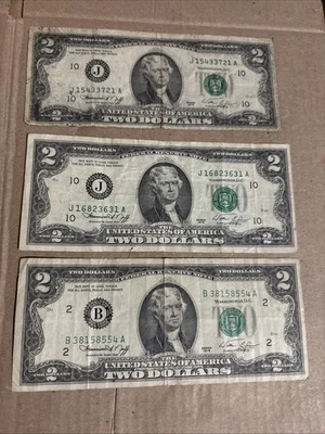 Lot of 3 Circulated 1976 RARE Two Dollar Bill $2 Bends Marks - Image 1 of 4