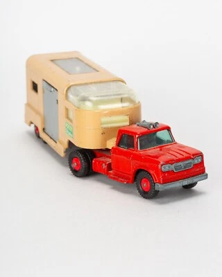 Vintage Matchbox Kingsize No. k-18 Articulated Horse Van by Lensey Ascot stables - Image 1 of 4