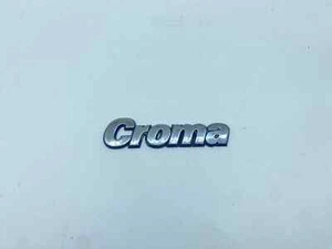SCRITTA FIAT CROMA LOGO EMBLEMA SIGA BADGE FREGIO POSTERIORE ORIGINALE - Foto 1 di 3