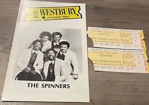 Folleto de música de The Spinners & Nancy Wilson Westbury con trozos de recuerdos 19/05/1976 - Imagen 1 de 2