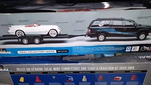Ertl Ideal Chevy Suburban Corvette & Trailer gebraucht Beschreibung lesen Maßstab 1:18 - Bild 1 von 3