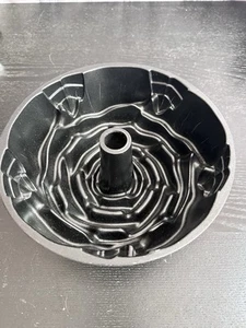 Nordic Ware Platinum Collection 10 cup Rose Bundt Pan Heavy Cast Aluminum - Picture 1 of 5