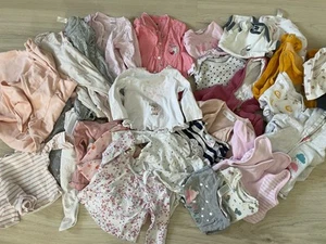 Baby Bekleidungspaket Mädchen (56) 62/68 Bodies Strampler Oberteile Jacke (74) - Bild 1 von 17