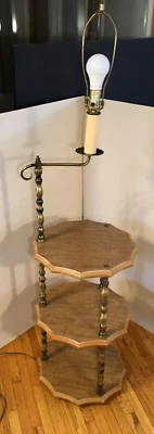 **Vintage MCM 12-SIDED 3-SHELF FLOOR LAMP BRASS SPINDLE CANDLESTICK SCALLOP WOOD - Image 1 of 4