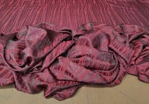 Stoff Meterware Satin Farbe bordeaux und rot (Zephiro Farbe 170) - Bild 1 von 1