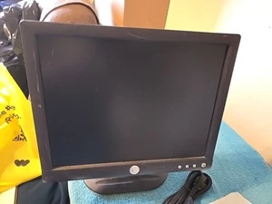 Dell E152FPc / E152FP 15" LCD Monitor VGA 1024x768 neigbar 4:3 = siehe Beschreibung - Bild 1 von 9