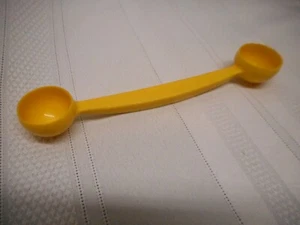 Vintage Tupperware Melon Ball Baller Fruit Scoop Yellow #1333-14  - Picture 1 of 3