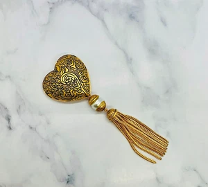 YSL YVES SAINT LAURENT Vintage Heart Tassel Brooch Pin - Pre owned / LQ5407 - Picture 1 of 5