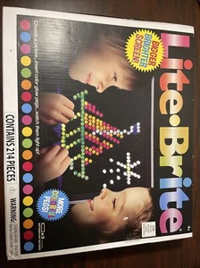 214 Heringe Magic Screen Retro Style Lite Brite Kinder Spielzeug Spaß Licht hell Spiel Set - Bild 1 von 9