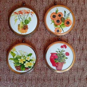 4x Wall Hanging Brass Frame Plaques 10cm Dia of Flowers Floral Wall Art Preowned - Picture 1 of 2