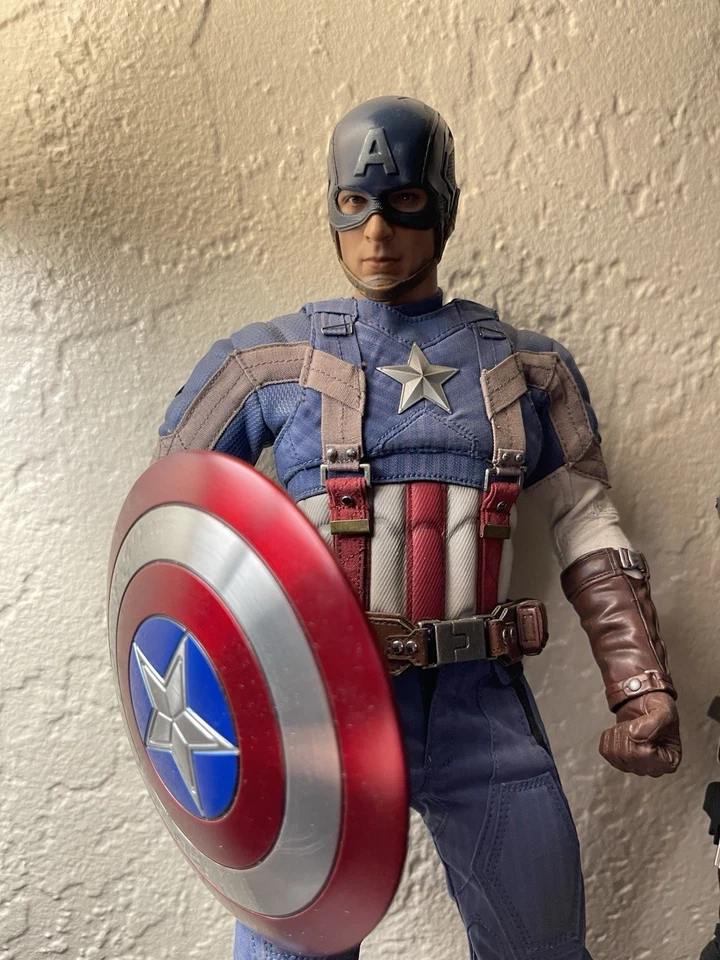 Hot Toys Capitán América - El Soldado de Invierno - *Casco Personalizado* Foto 1 de 4