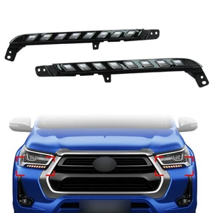Luci diurne a led con indicatori di direzione per Toyota Hilux Revo 2020-2021 - Foto 1 di 12