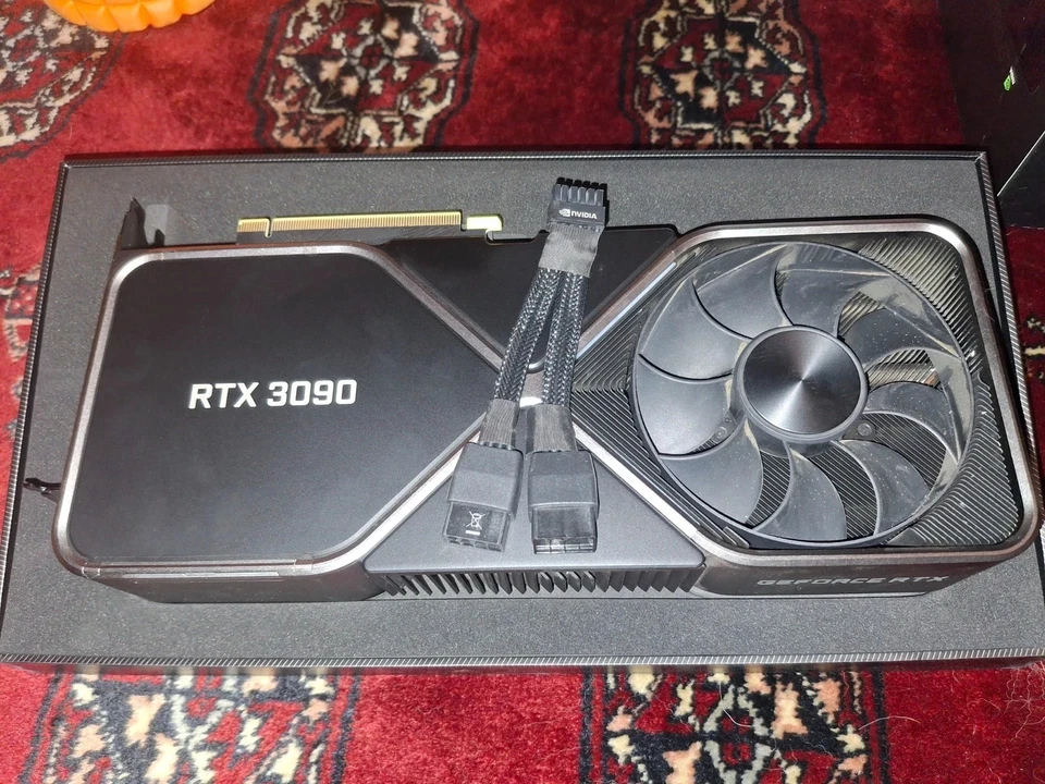 Gráficos NVIDIA GEFORCE RTX 3090 USADOS, NVIDIA Founders Edition envío rápido Foto 1 de 3