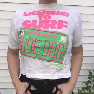 RUDE DOG Licencia para Surfear Neón Rosa Verde Años 80 Crop Tee Raro De Colección Punk Dweebville Foto 1 de 4