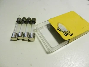 4 Buss FUSES in a Case-Glass 1-1/4" Cooper-Bussmann NEW 250V AGC1/2A-Vintage-USA - Picture 1 of 4