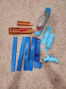 Hot Wheels Adventures Bite And Bash - Picture 1 of 6