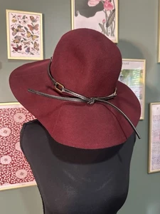 Scala Wide Brim 100% Wool Hat Burgundy Leather Band - Picture 1 of 4