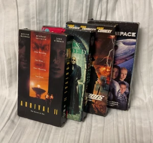 Lot of 4 Sci-Fi VHS (Arrival 2, Matrix Reloaded, The Avengers, Lost in Space) - Picture 1 of 13