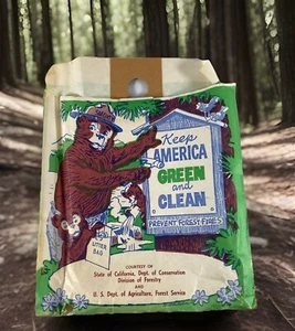 Smokey The Bear Forest Service Keep America Green and Clean Bag Litter 1940’s - Imagen 1 de 10