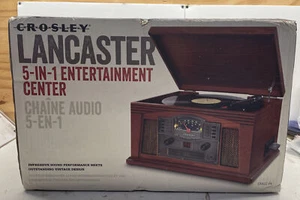 Crosley Lancaster 5 en 1 sistema de entretenimiento caja sellada de fábrica NUEVO CR42C-PA - Imagen 1 de 8