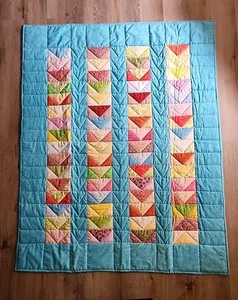 Trapunta fatta a mano oche volanti 60" x 47" triangoli blu acqua - Foto 1 di 6