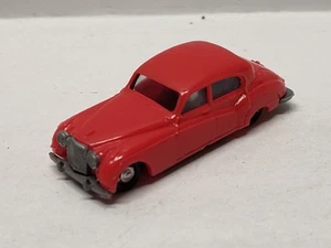 Eko Red Jaguar Mark 9 Car 1/87 HO Scale #21 Plastic Vehicle Made In Spain - Picture 1 of 10