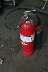 Amerex 331 Fire Extinguisher 10B:C Carbon Dioxide 15 Lb - Picture 1 of 4