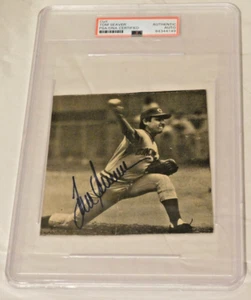 Tom Seaver signierte/autogrammierte Zeitung geschnitten PSA/DNA Platte Mets rot weiße Sox - Bild 1 von 2