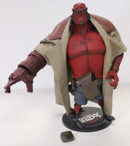 Hellboy Animated 10'' Action Figure SIGNED BY MIKE MIGNOLA! Gentle Giant 2007 Cover