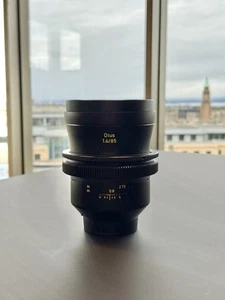 Zeiss Otus ZE 85mm F1.4 Prime Lens Canon EF Mount Excellent Condition Vid Ready - Picture 1 of 4