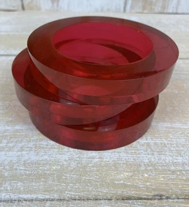 Vintage Set of 3 Lucite Acrylic Cranberry Bangle Bracelets Estee Lauder - Picture 1 of 6