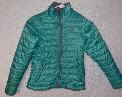 Chaqueta difusa North Face reversible Mossbud Swirl Puffer gris azulado para niña S 7-8 Foto 1 de 4