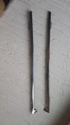 Molduras laterales parabrisas Oldsmobile 88 Cadillac 1963 1964  Foto 1 de 4