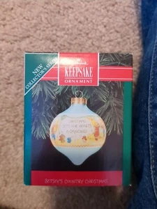 1992 Hallmark Keepsake Ornament Betsey Clark Country Christmas - Picture 1 of 7