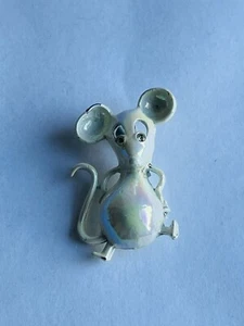 Cute Vintage GERRYS Mouse w/Pin Brooch Pearl Finish - Picture 1 of 3