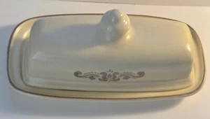 Vintage Pfaltzgraff Village Pattern Brown Covered Butter Dish With Lid 6-28 - Picture 1 of 4