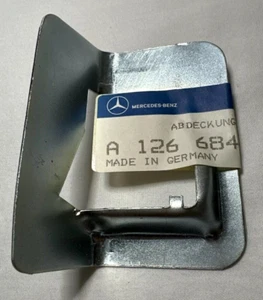 OEM Rear Floor to Left Console Right Front Seat Bracket Mercedes 126 684 02 18 - Bild 1 von 4