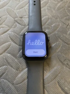 Apple Watch SE 44mm Gris espacial Estuche de aluminio con correa deportiva negra - Regular... - Imagen 1 de 4