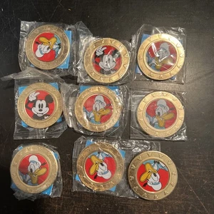 9x Disney Wonder Mates Mickey & Friends Coin Coins Lot - Picture 1 of 7