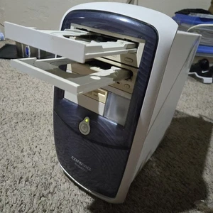 Compaq Presario 5000 Desktop Computer - Picture 1 of 7