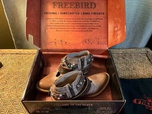 Botines Freebird Steven SALOON de cuero topo con tachuelas talla 7 - Imagen 1 de 5