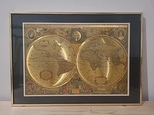 Gerahmte Reproduktion eines Goldfoliendrucks einer Karte aus dem 17. Jahrhundert von Willem Blue - Bild 1 von 22