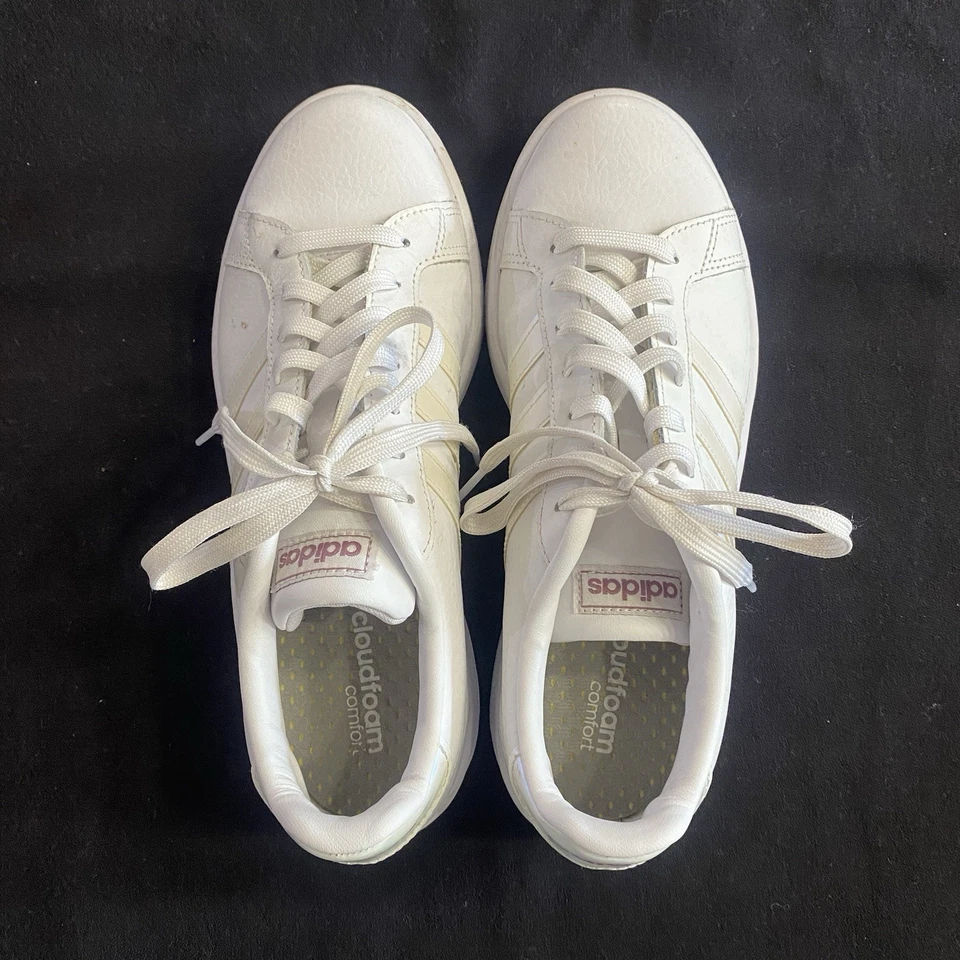 Zapatillas Adidas Cloudfoam Advantage blancas para cancha Foto 1 de 4