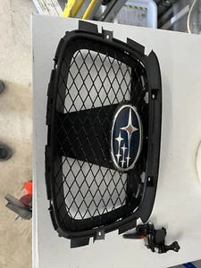 Subaru Impreza Hawkeye Centre Grille Grill WRX STI Centre - Picture 1 of 1
