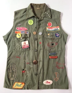 De Colección Años 60 ÚNICA Camisa Militar Festival Hippie Fálico Bordado Parches Prendedores - Imagen 1 de 19
