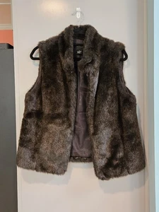 STYLE & Co Brand Women’s Brown Faux Fur Vest Size Medium - Picture 1 of 6