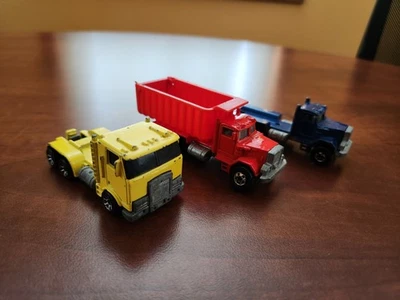 批量 3 件 复古 70 - 80 年代 风火轮 Peterbilt 半卡车 红色、蓝色和黄色 — 第 1/3 张图片