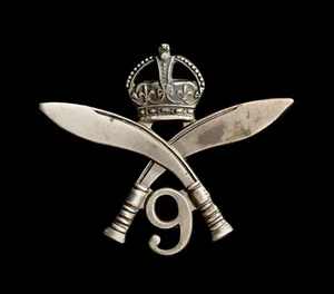 9th Gurkha Rifles Gorra Insignia Metal Blanco - Imagen 1 de 1