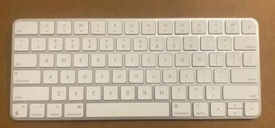Apple A2450 Magic Wireless Bluetooth Keyboard MK2A3LL/A with Lock Key Lightning  - Image 1 of 4
